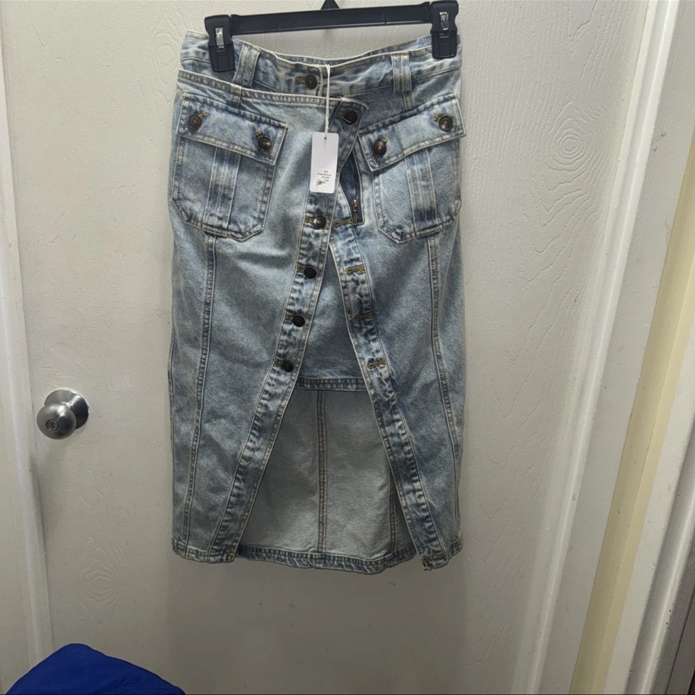 Stylish Light Blue Hunter& Brown Denim Pencil Skirt new w/ tags